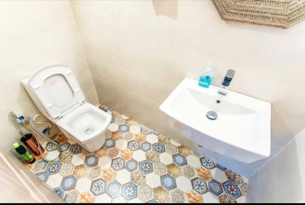 Bennet and Bernard Luxury Home Bathroom